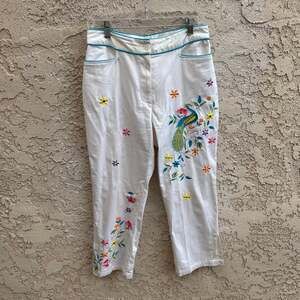 Bamboo Traders Embroidered Floral Capri Pants White Size 10